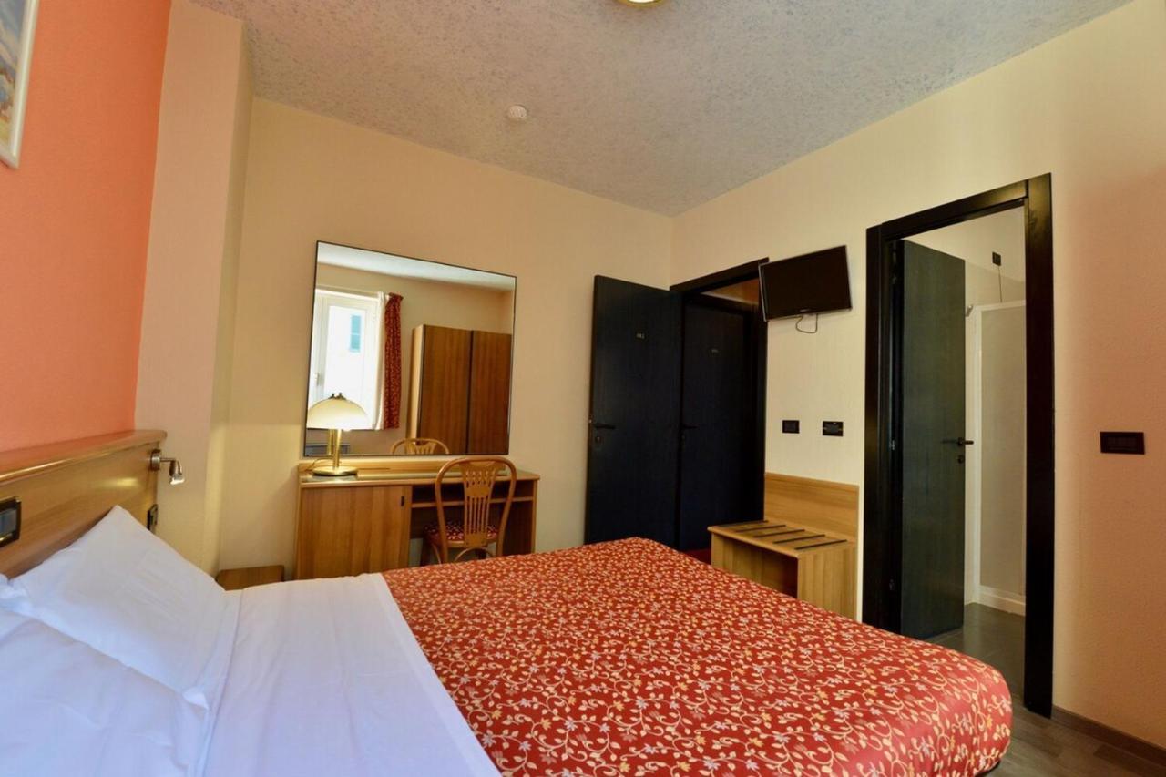 Hotel Europa Γένοβα Εξωτερικό φωτογραφία